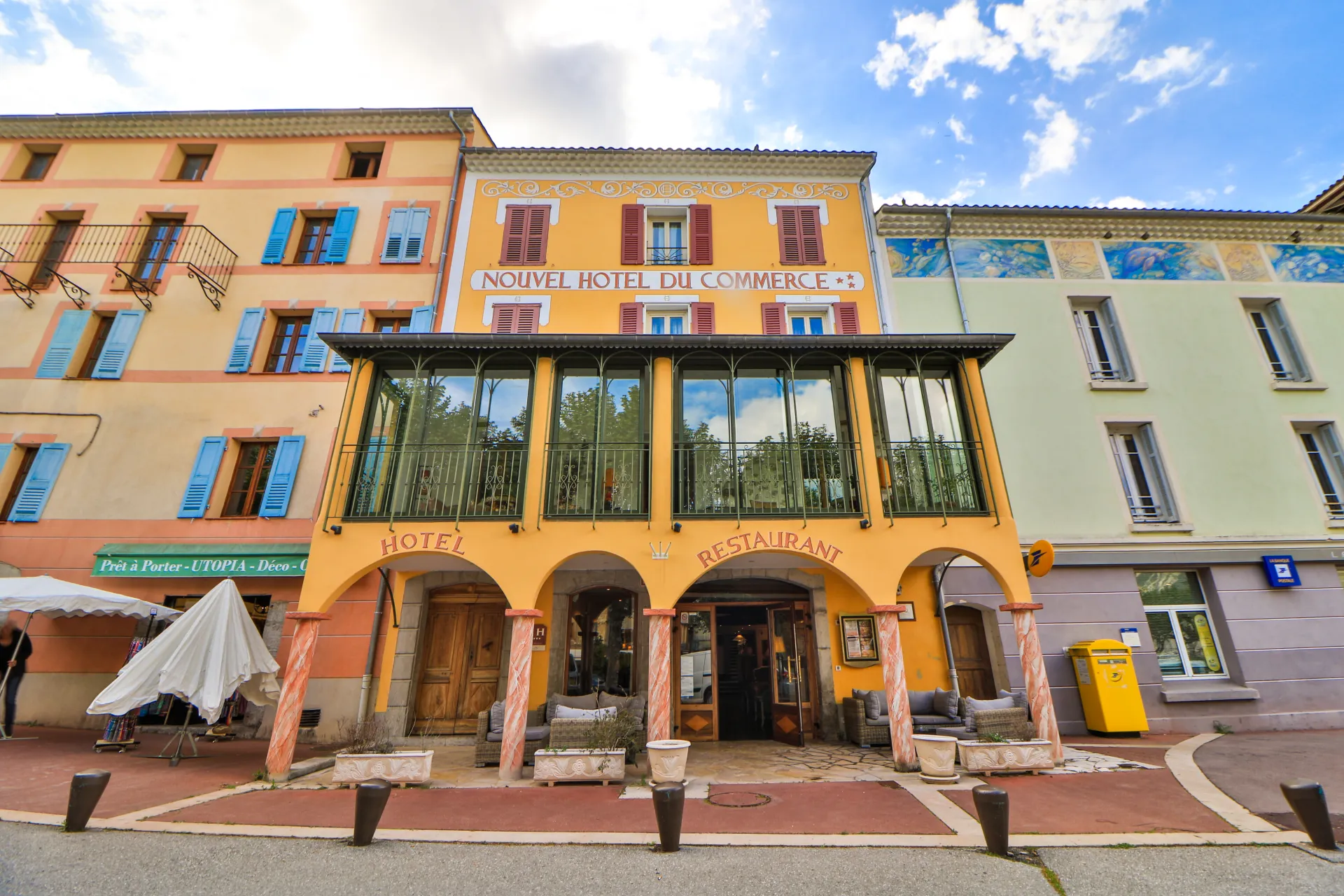 www.hotel-du-commerce-verdon.com